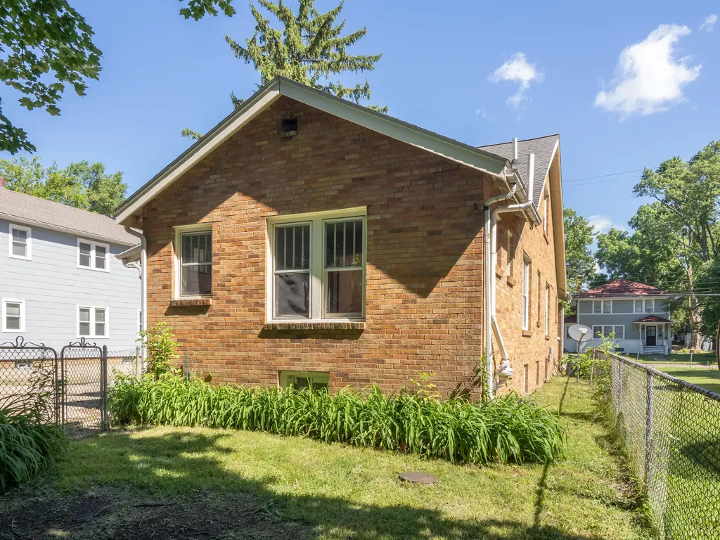 2127 W Main Street Kalamazoo Charter Township MI 49006