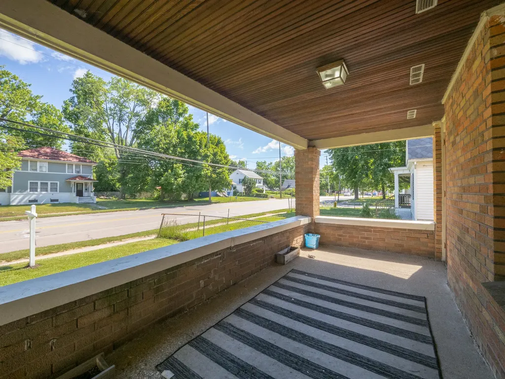 2127 W Main Street Kalamazoo Charter Township MI 49006