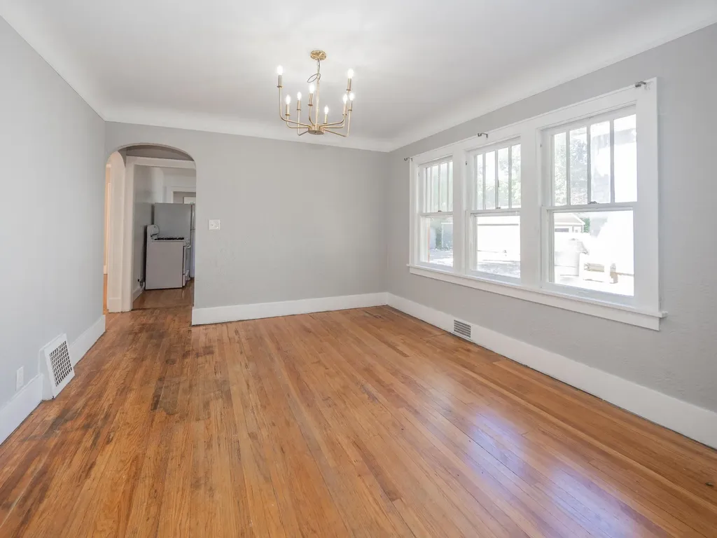 2127 W Main Street Kalamazoo Charter Township MI 49006