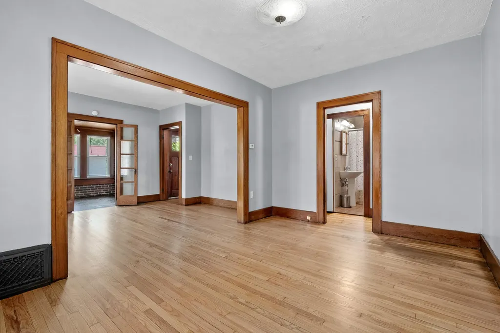 148 E Stockbridge Avenue Kalamazoo City MI 49001