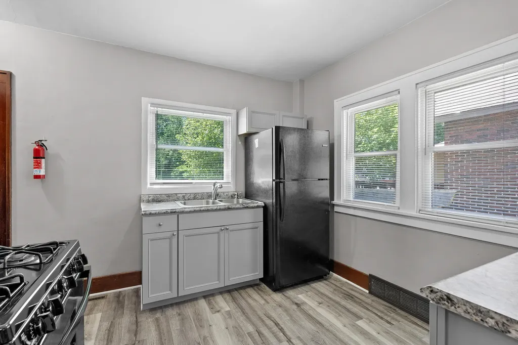 148 E Stockbridge Avenue Kalamazoo City MI 49001