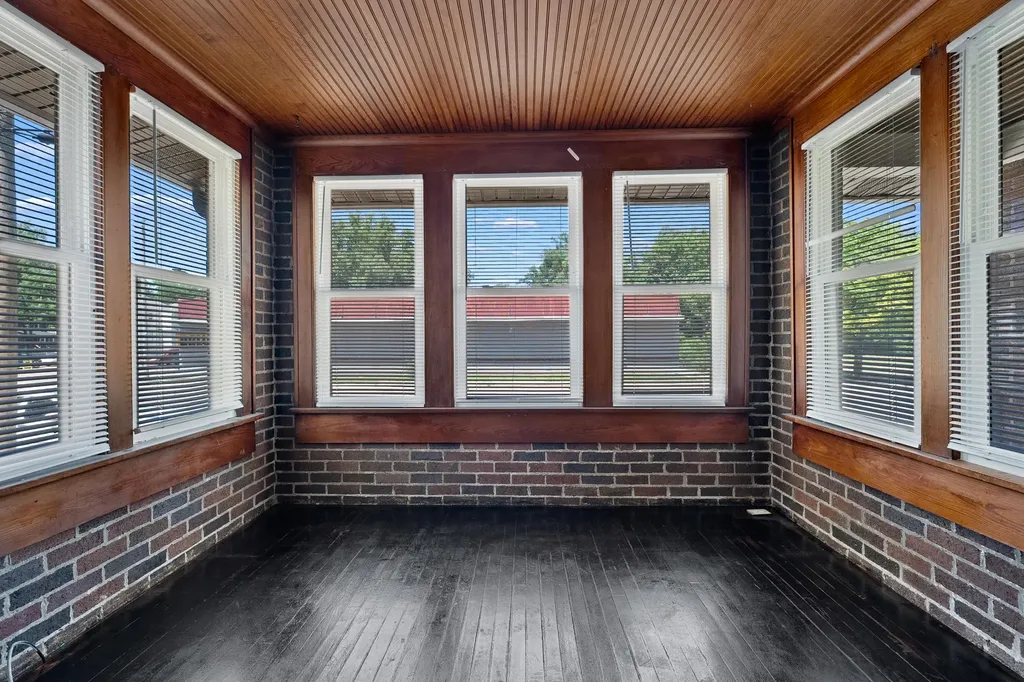 148 E Stockbridge Avenue Kalamazoo City MI 49001