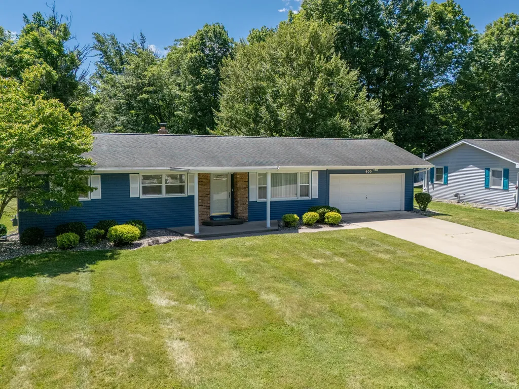 600 North Drive E Marshall City MI 49068