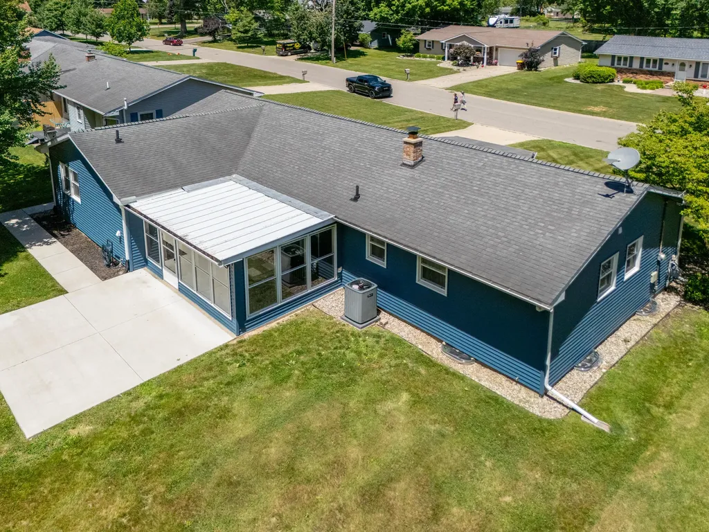 600 North Drive E Marshall City MI 49068