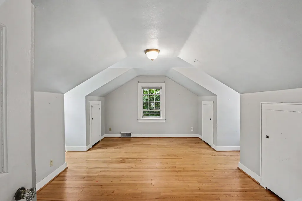 2126 Benjamin Avenue Kalamazoo City MI 49008