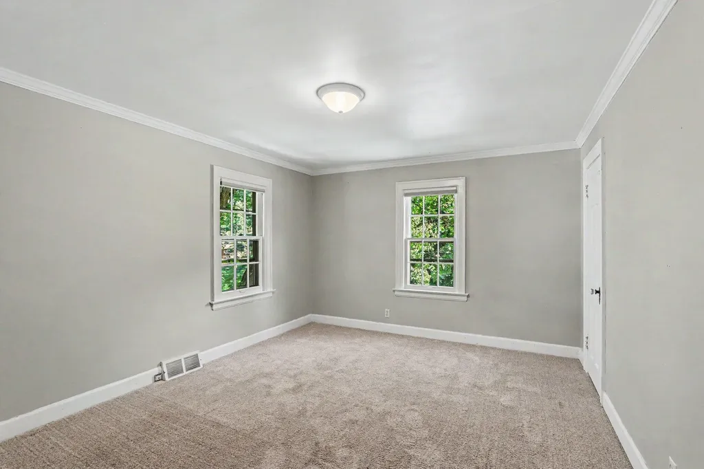 2126 Benjamin Avenue Kalamazoo City MI 49008
