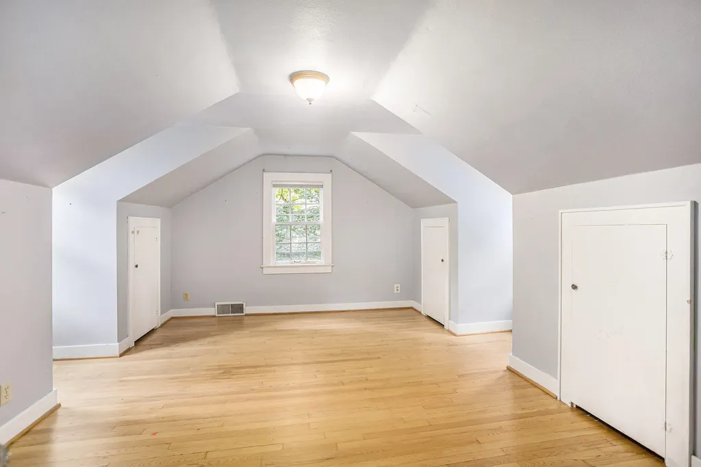 2126 Benjamin Avenue Kalamazoo City MI 49008