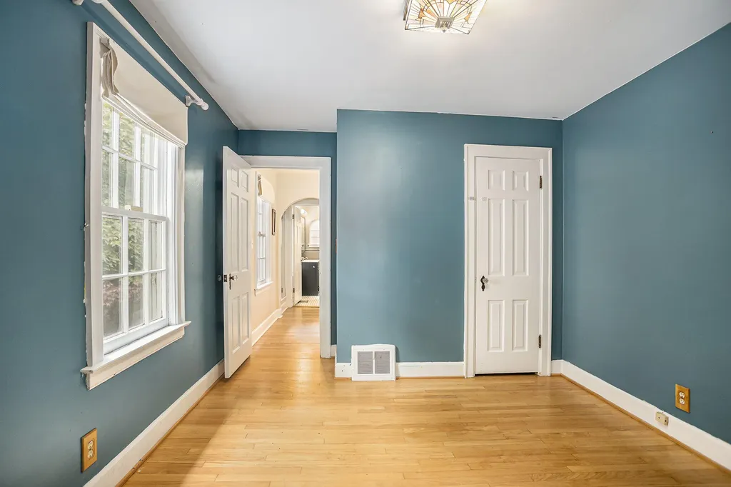 2126 Benjamin Avenue Kalamazoo City MI 49008