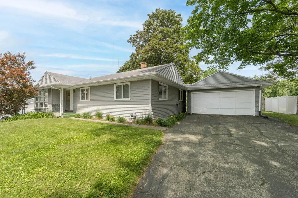 4092 Saratoga Avenue Comstock Charter Township MI 49048