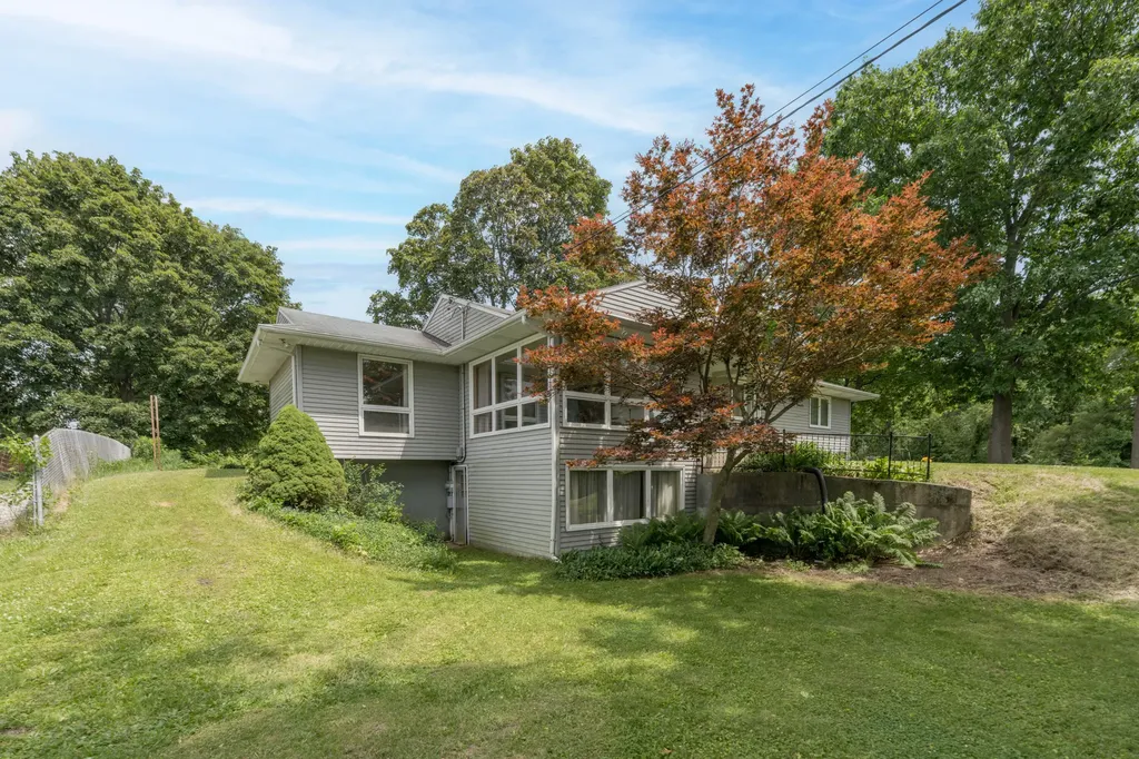 4092 Saratoga Avenue Comstock Charter Township MI 49048