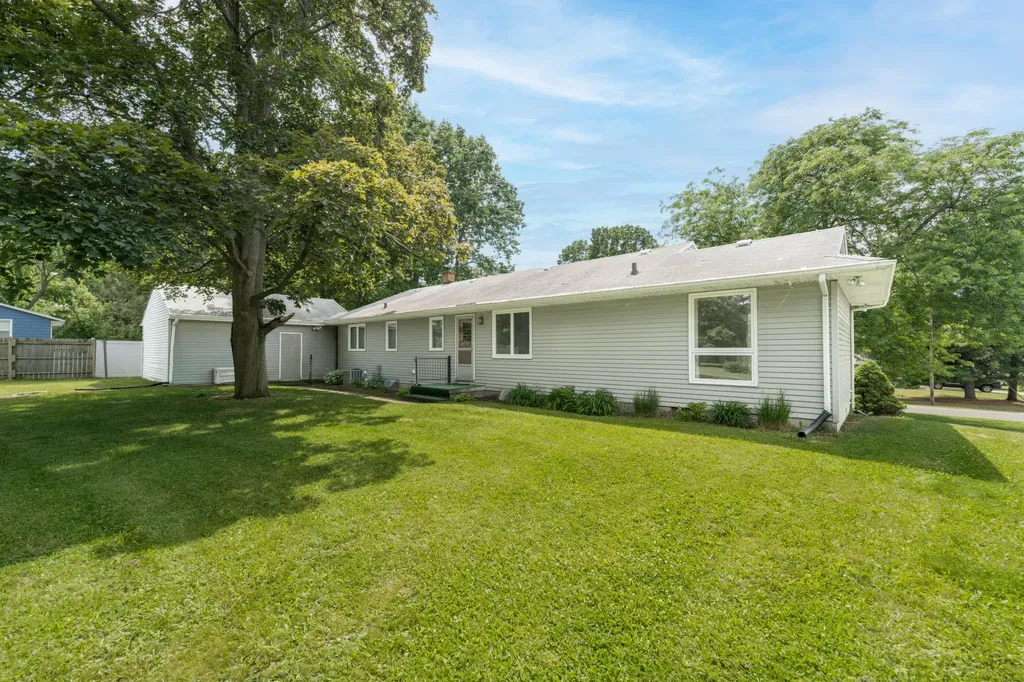 4092 Saratoga Avenue Comstock Charter Township MI 49048