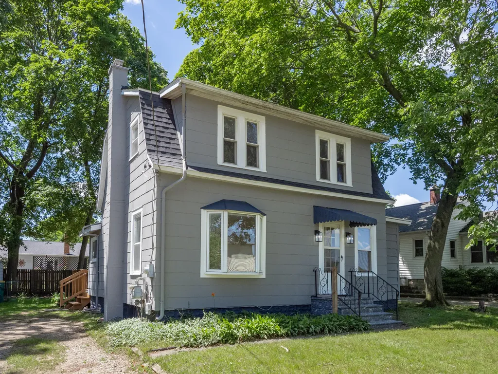 2206 Clarence Drive Portage City MI 49002
