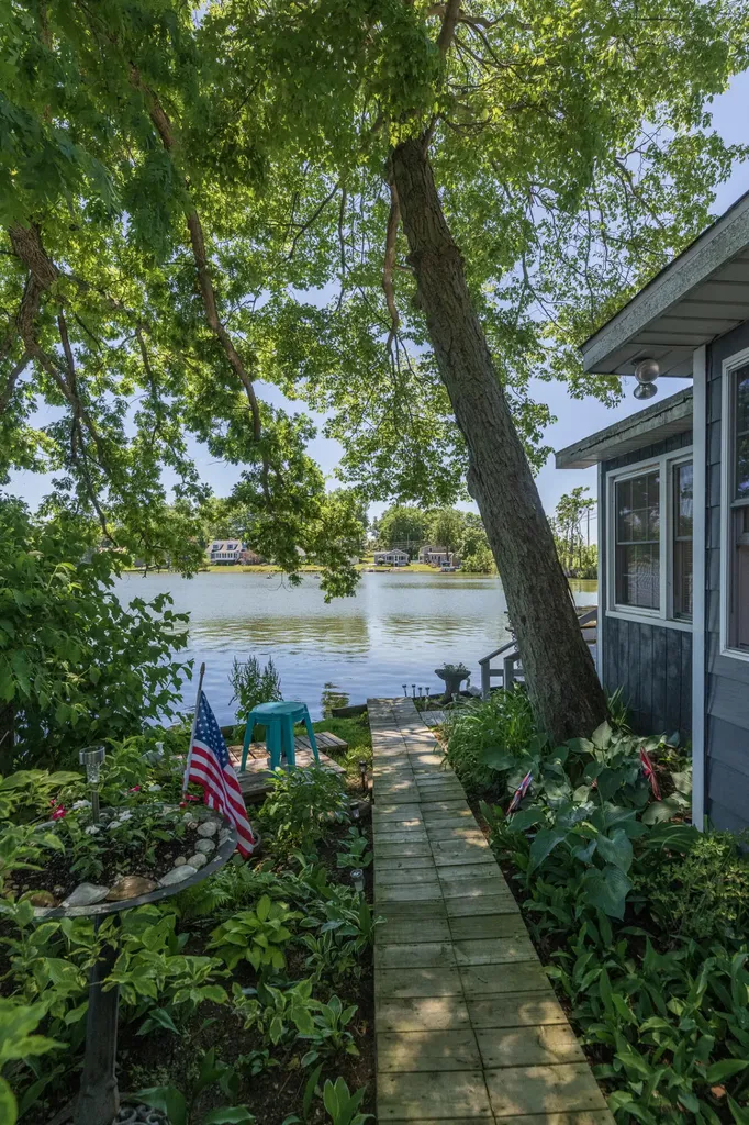 34453 Edgewater Drive Paw Paw Township MI 49079