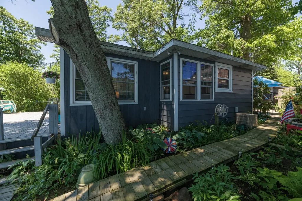 34453 Edgewater Drive Paw Paw Township MI 49079
