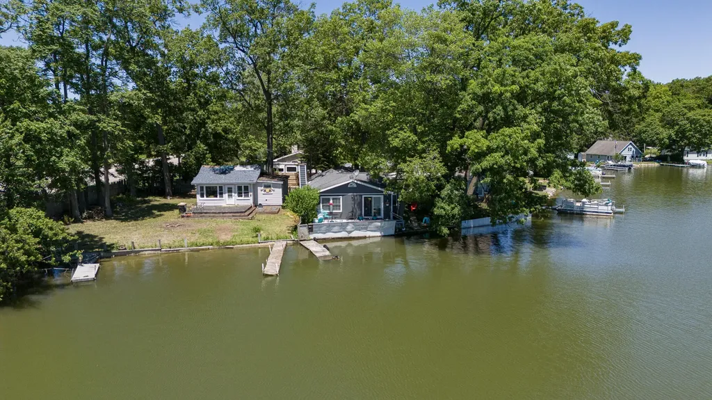 34453 Edgewater Drive Paw Paw Township MI 49079