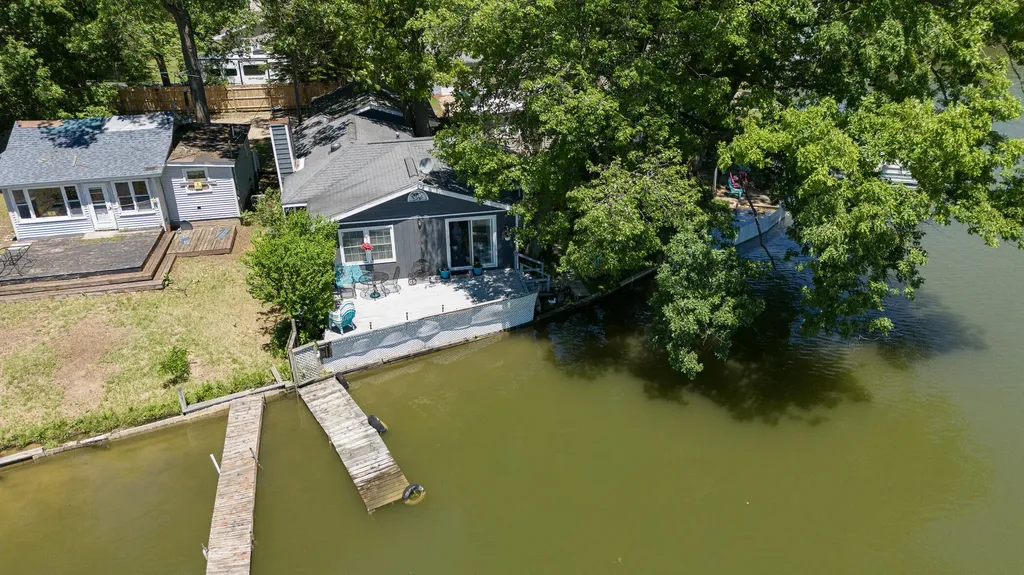 34453 Edgewater Drive Paw Paw Township MI 49079