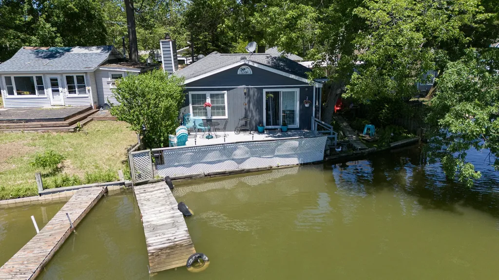 34453 Edgewater Drive Paw Paw Township MI 49079