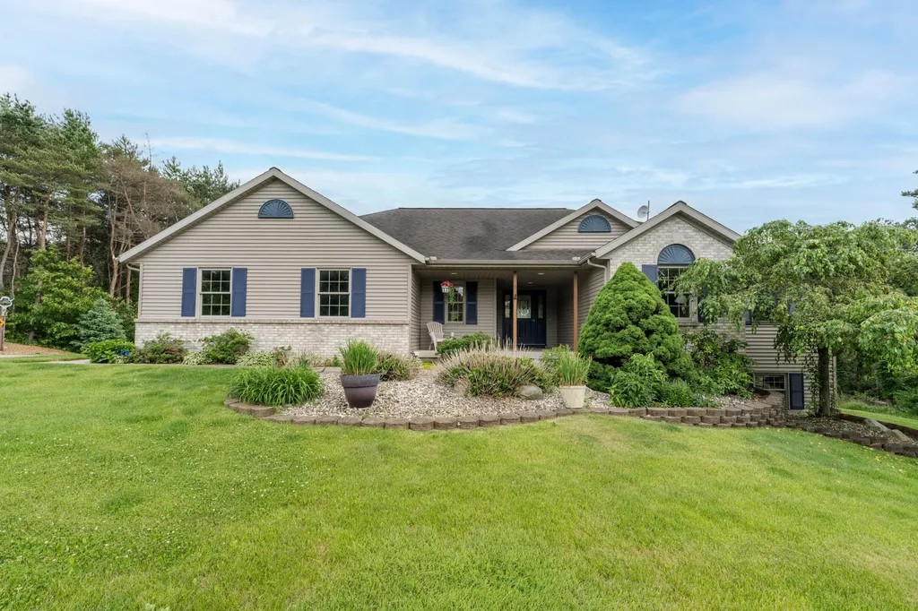 2124 Hilltop View Drive Dorr Township MI 49323