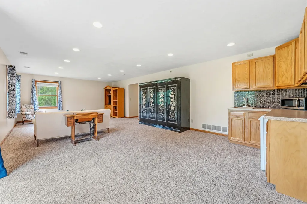 2124 Hilltop View Drive Dorr Township MI 49323