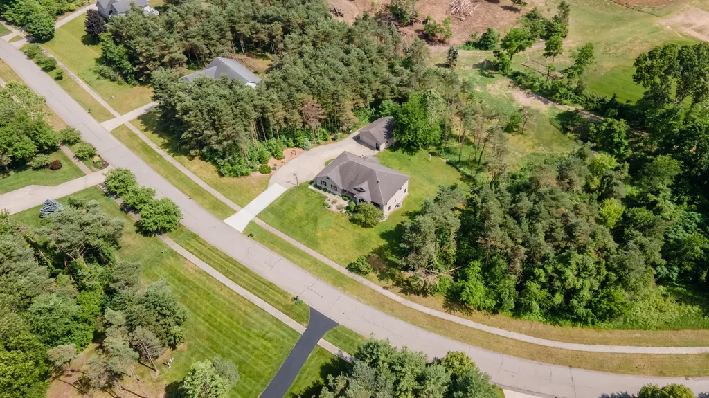 2124 Hilltop View Drive Dorr Township MI 49323