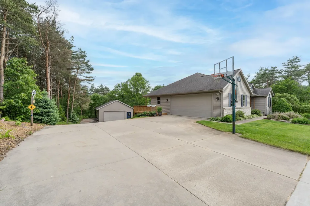 2124 Hilltop View Drive Dorr Township MI 49323