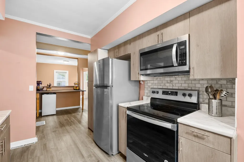 1222 Lakeway Avenue Kalamazoo City MI 49001