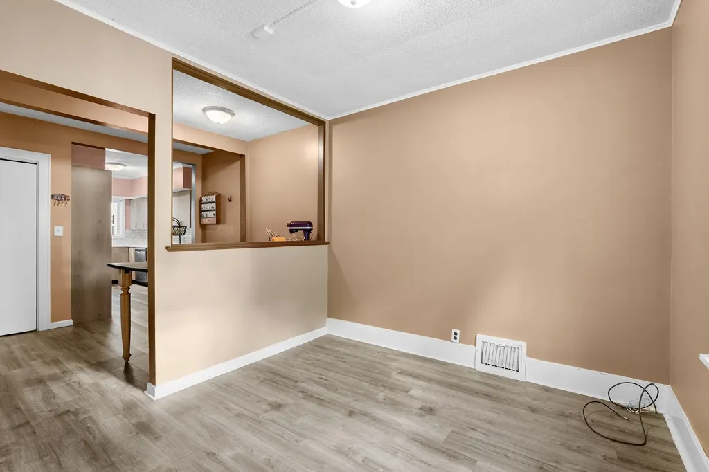 1222 Lakeway Avenue Kalamazoo City MI 49001