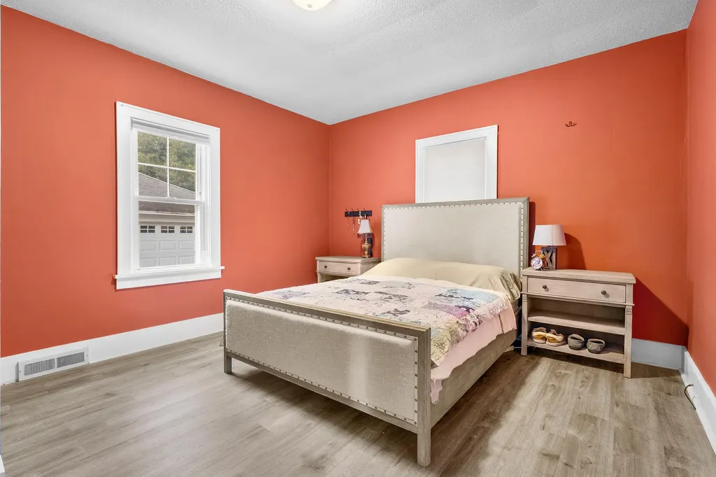 1222 Lakeway Avenue Kalamazoo City MI 49001
