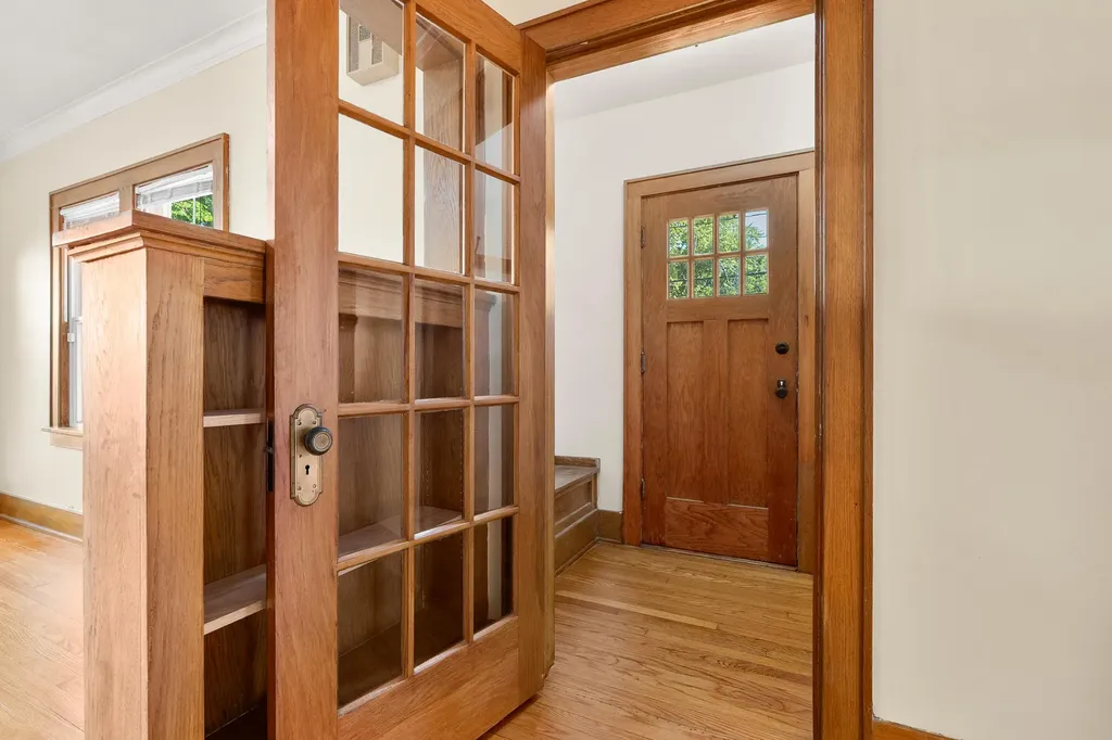 1222 Lakeway Avenue Kalamazoo City MI 49001