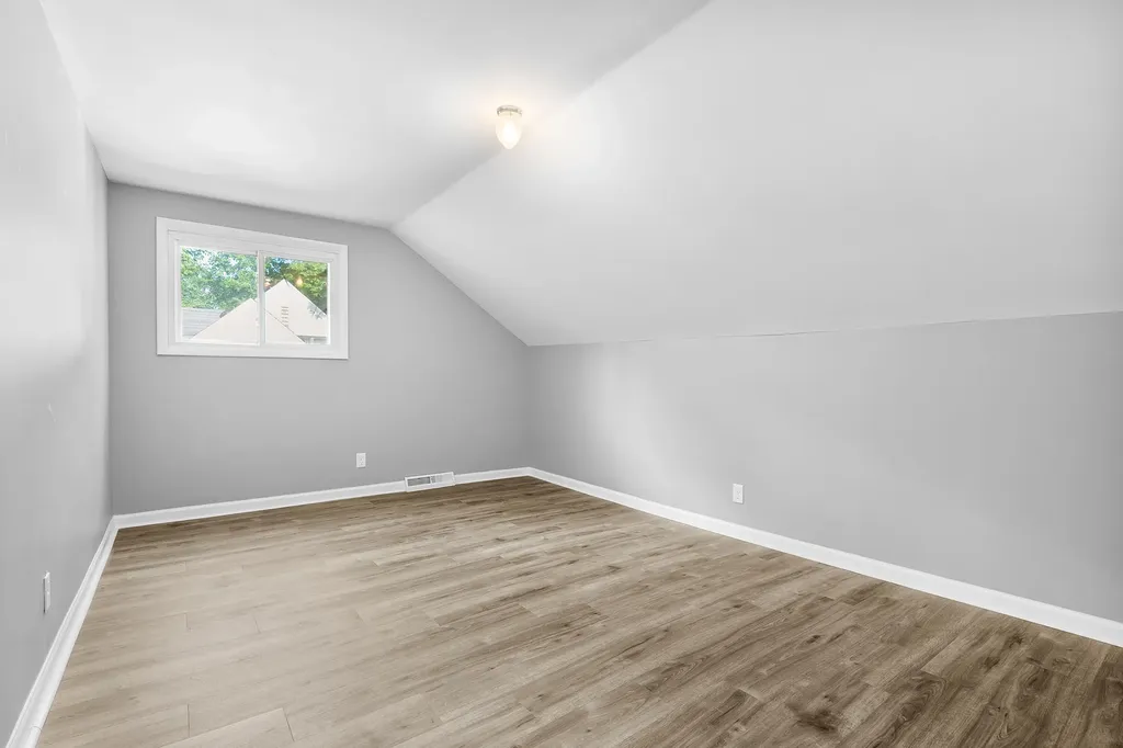 1222 Lakeway Avenue Kalamazoo City MI 49001