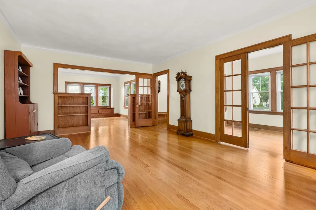 1222 Lakeway Avenue Kalamazoo City MI 49001