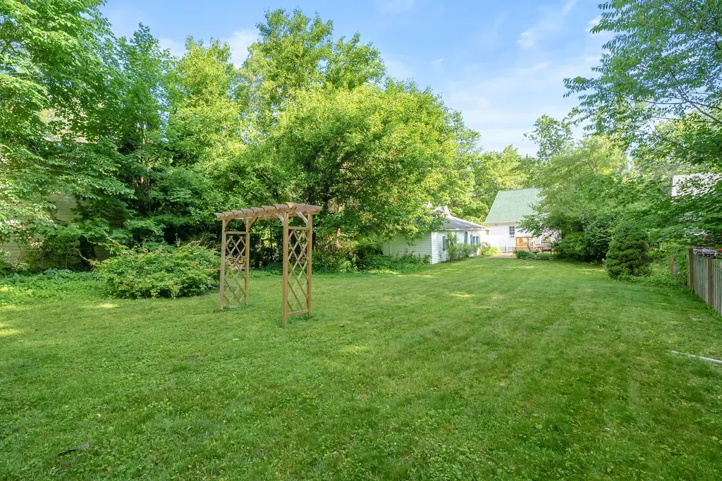 1222 Lakeway Avenue Kalamazoo City MI 49001