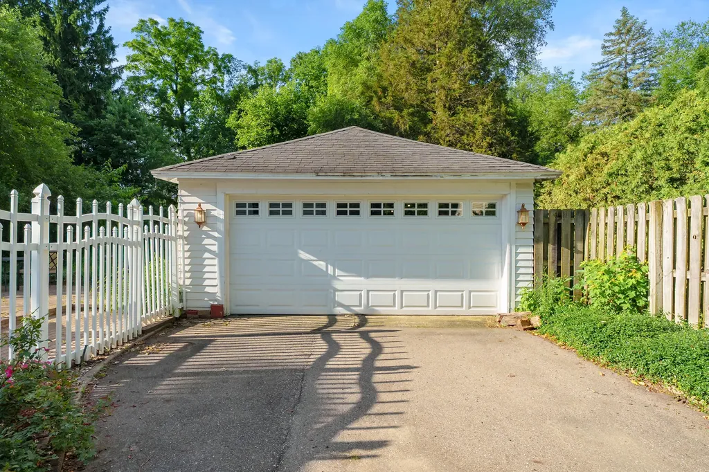 1222 Lakeway Avenue Kalamazoo City MI 49001