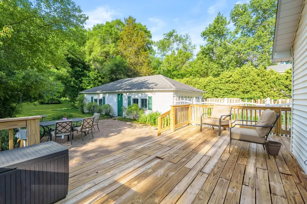1222 Lakeway Avenue Kalamazoo City MI 49001