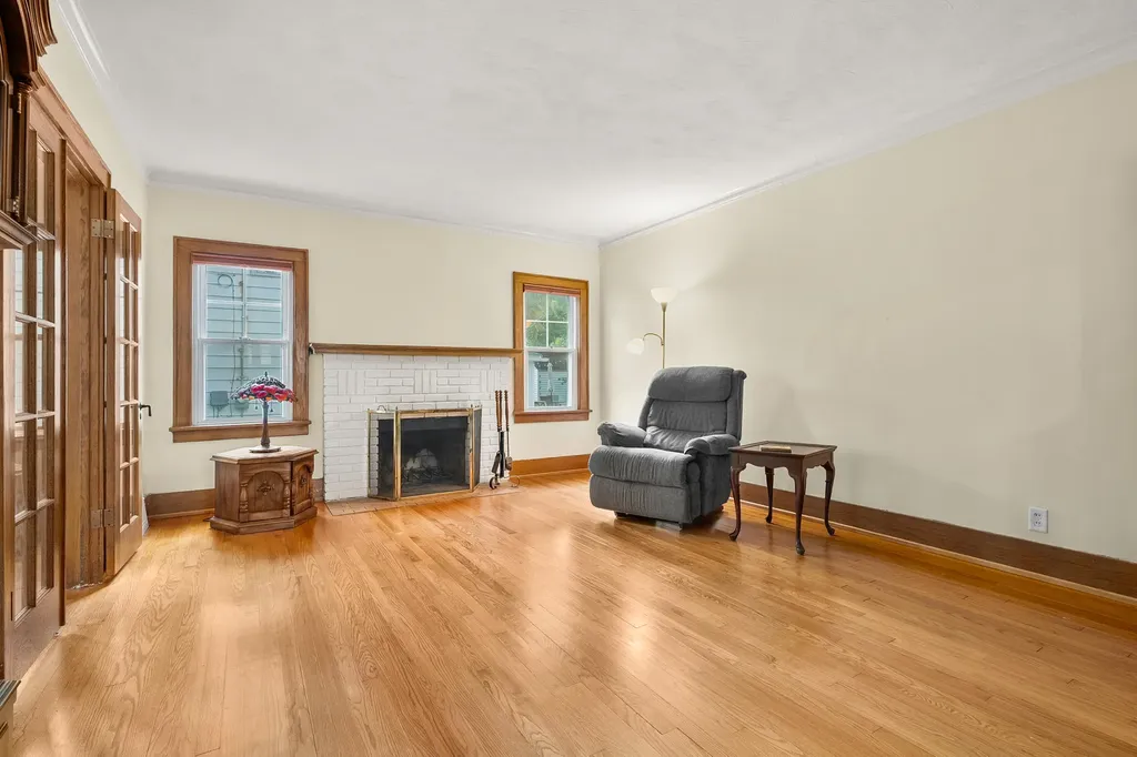 1222 Lakeway Avenue Kalamazoo City MI 49001