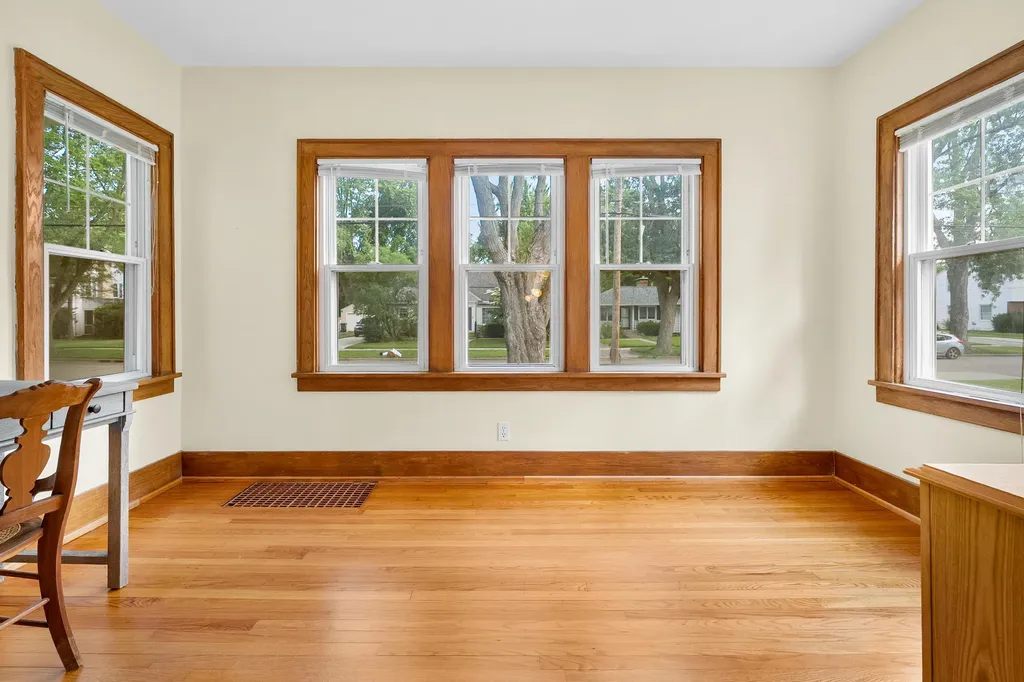 1222 Lakeway Avenue Kalamazoo City MI 49001