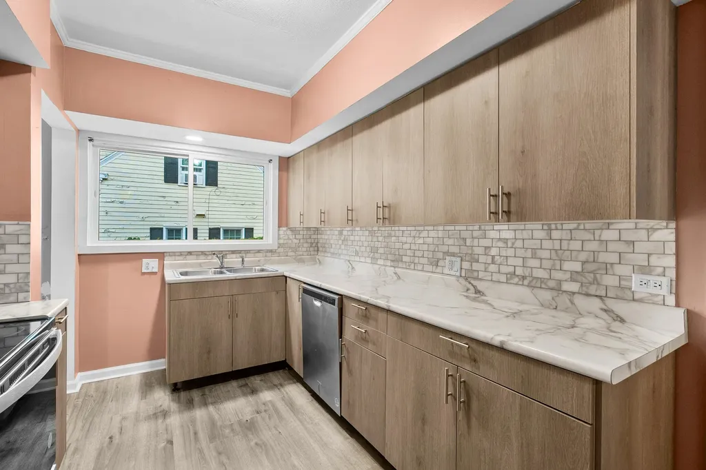 1222 Lakeway Avenue Kalamazoo City MI 49001