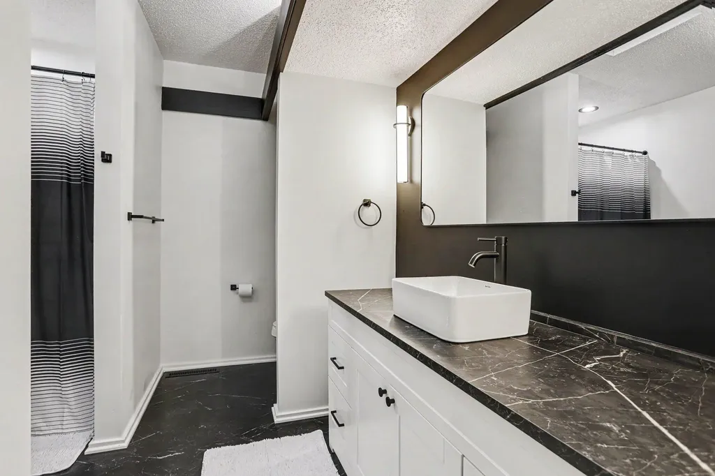 3907 Cricket Lane Kalamazoo City MI 49008