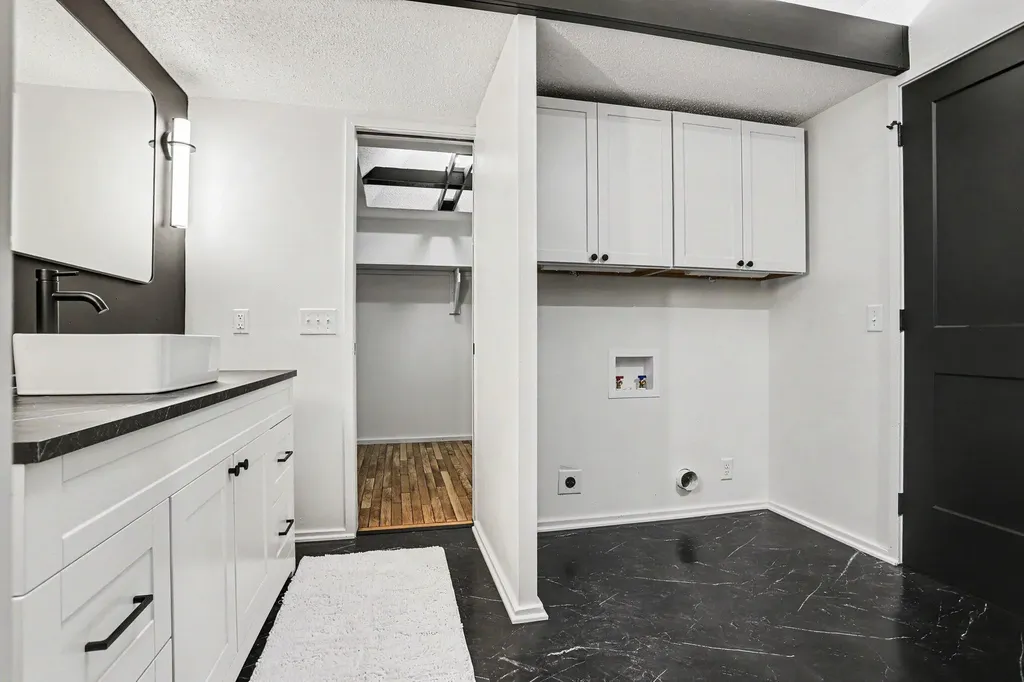 3907 Cricket Lane Kalamazoo City MI 49008