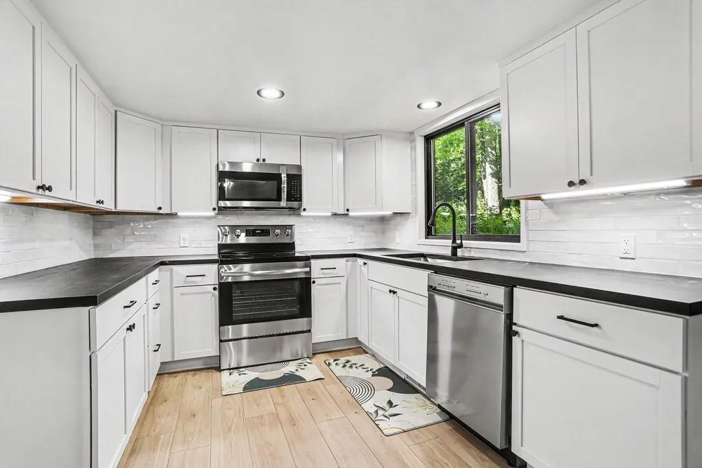 3907 Cricket Lane Kalamazoo City MI 49008