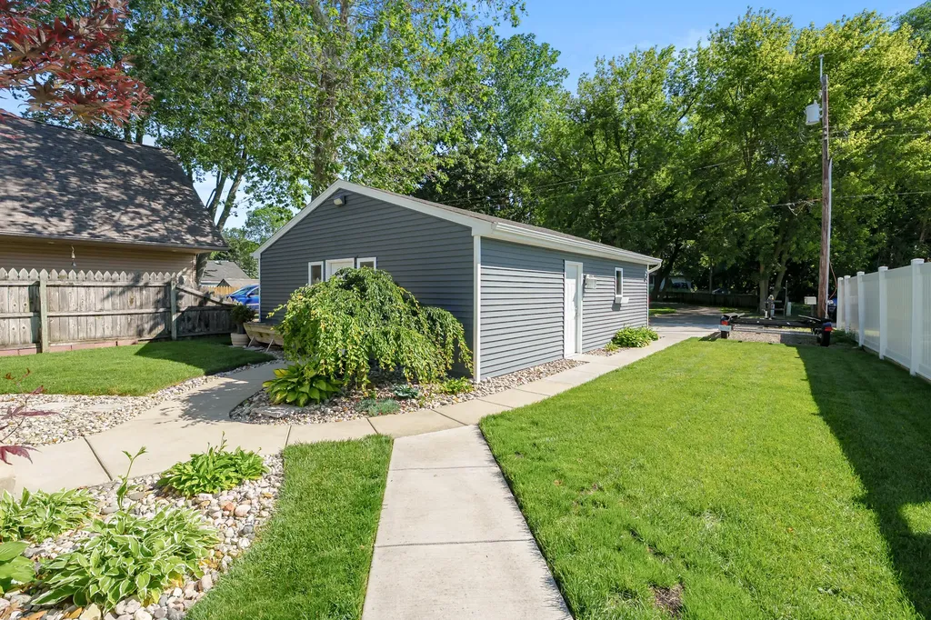 2136 Ames Drive Portage City MI 49002
