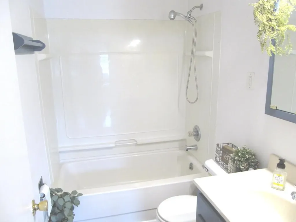 1021 Avondale Circle Kalamazoo Charter Township MI 49048