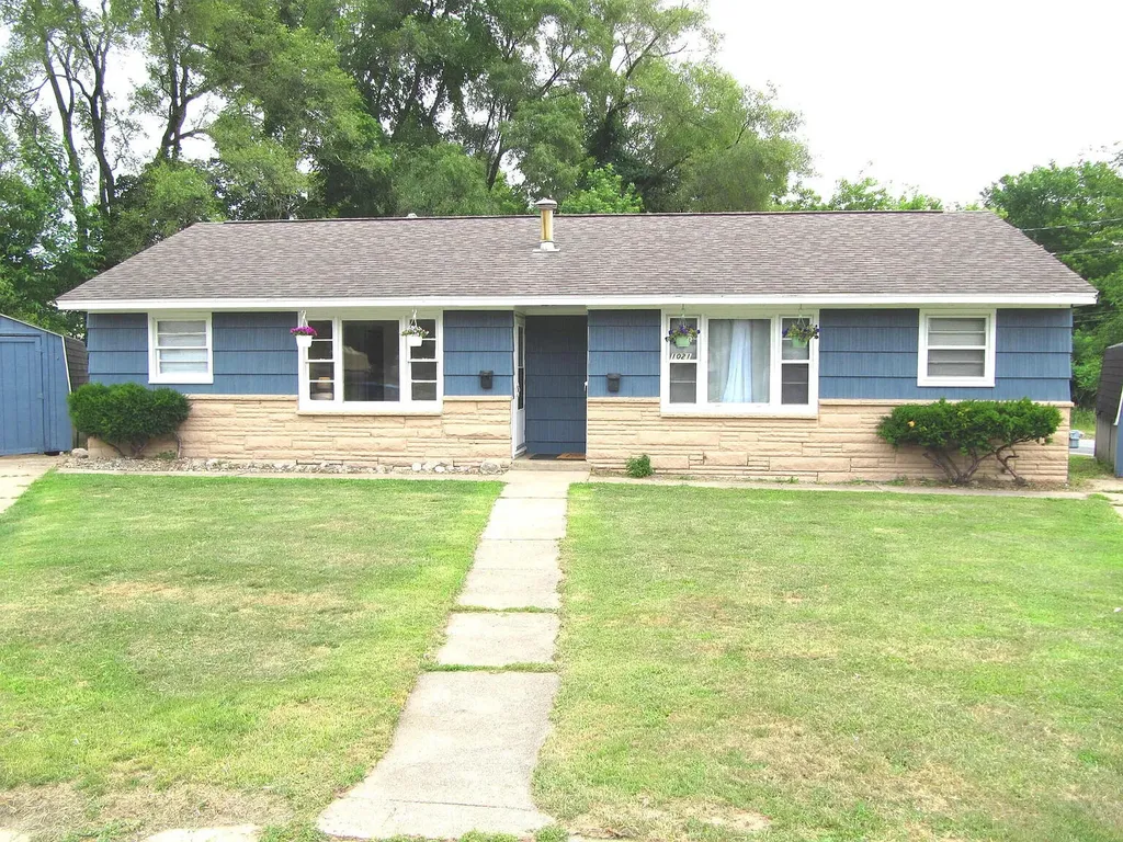 1021 Avondale Circle Kalamazoo Charter Township MI 49048