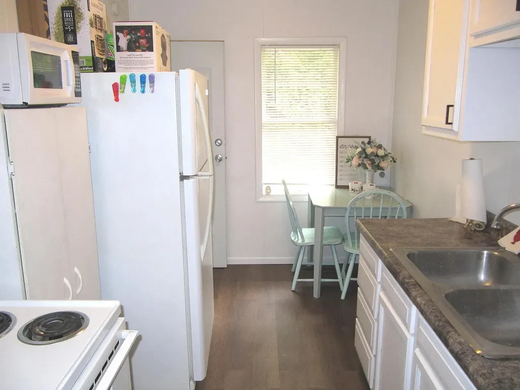 1021 Avondale Circle Kalamazoo Charter Township MI 49048