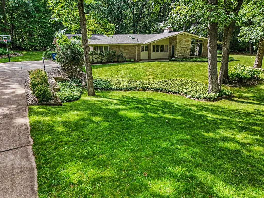 6028 Manorwood Drive Oshtemo Charter Township MI 49009