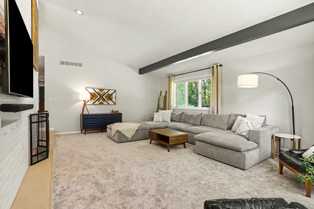 6028 Manorwood Drive Oshtemo Charter Township MI 49009