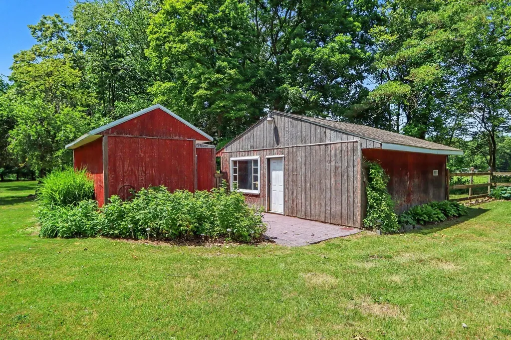 18988 32nd Street Pine Grove Township MI 49055