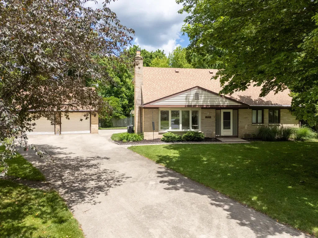2121 Lakewood Drive Kalamazoo Charter Township MI 49001