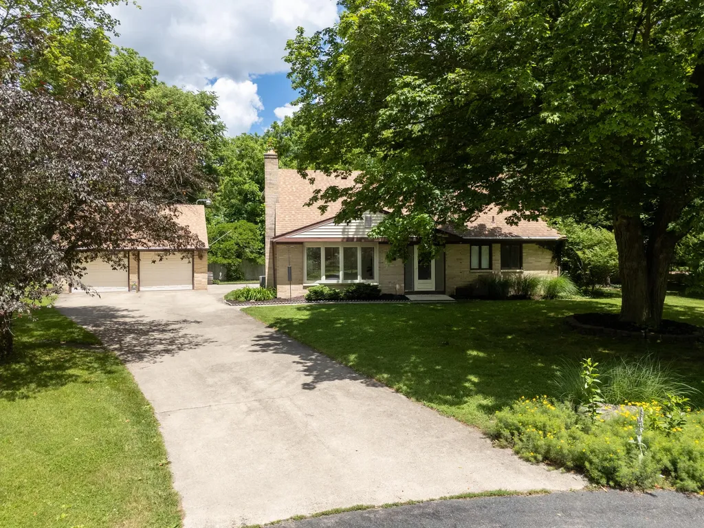 2121 Lakewood Drive Kalamazoo Charter Township MI 49001