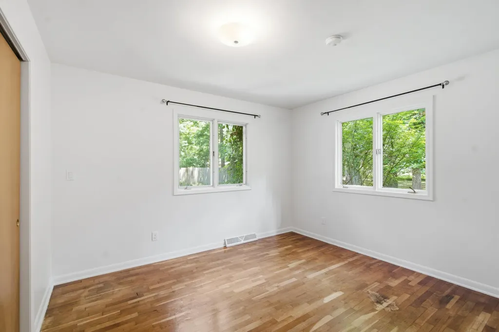 2121 Lakewood Drive Kalamazoo Charter Township MI 49001